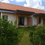 Appartamento Edina Vendégház-gyenesdiás *