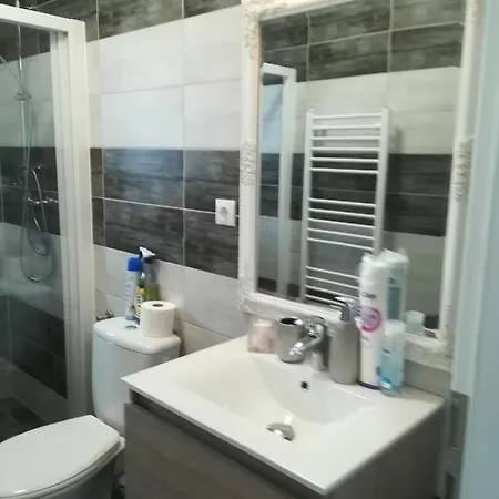 Edina Vendeghaz-gyenesdias Апартаменты *