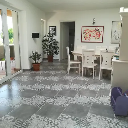 Апартаменты Edina Vendeghaz-gyenesdias Денешдиаш