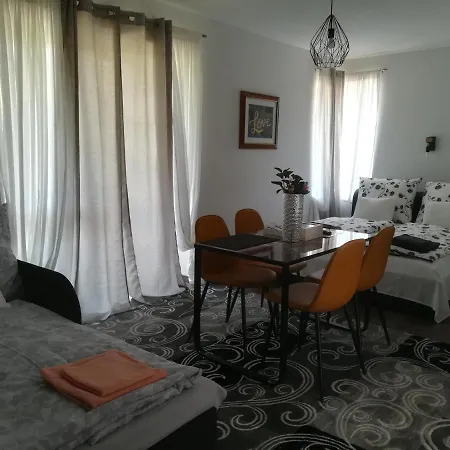 Edina Vendeghaz-gyenesdias Апартаменты