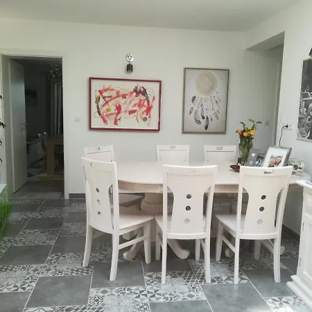 Edina Vendeghaz-gyenesdias * Денешдиаш