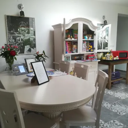 Edina Vendeghaz-gyenesdias *