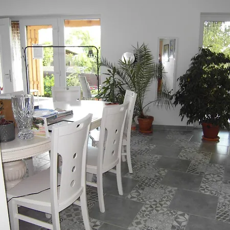 Edina Vendeghaz-gyenesdias