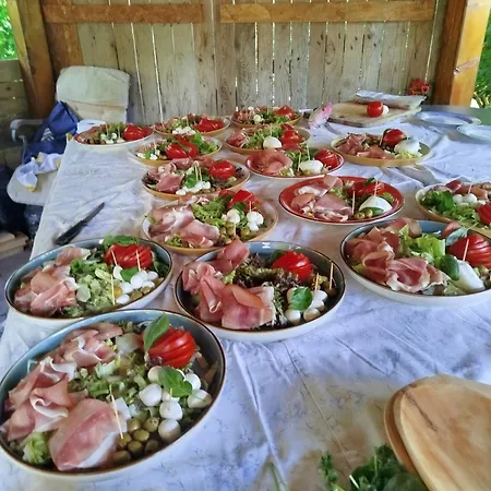 Апартаменты Edina Vendeghaz-gyenesdias *