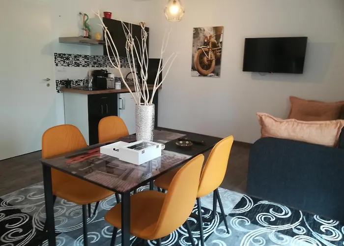 Edina Vendégház-gyenesdiás Apartman *