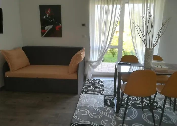 Edina Vendégház-gyenesdiás Apartman *
