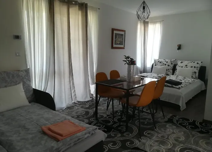 Edina Vendeghaz-gyenesdias Apartmán