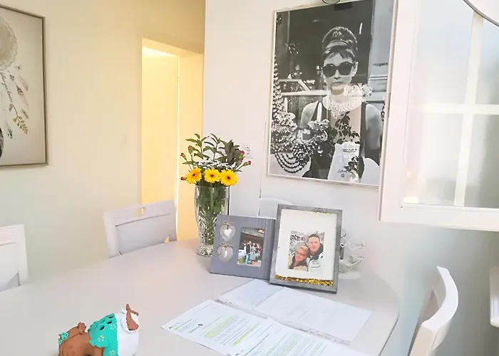 Edina Vendeghaz-gyenesdias *